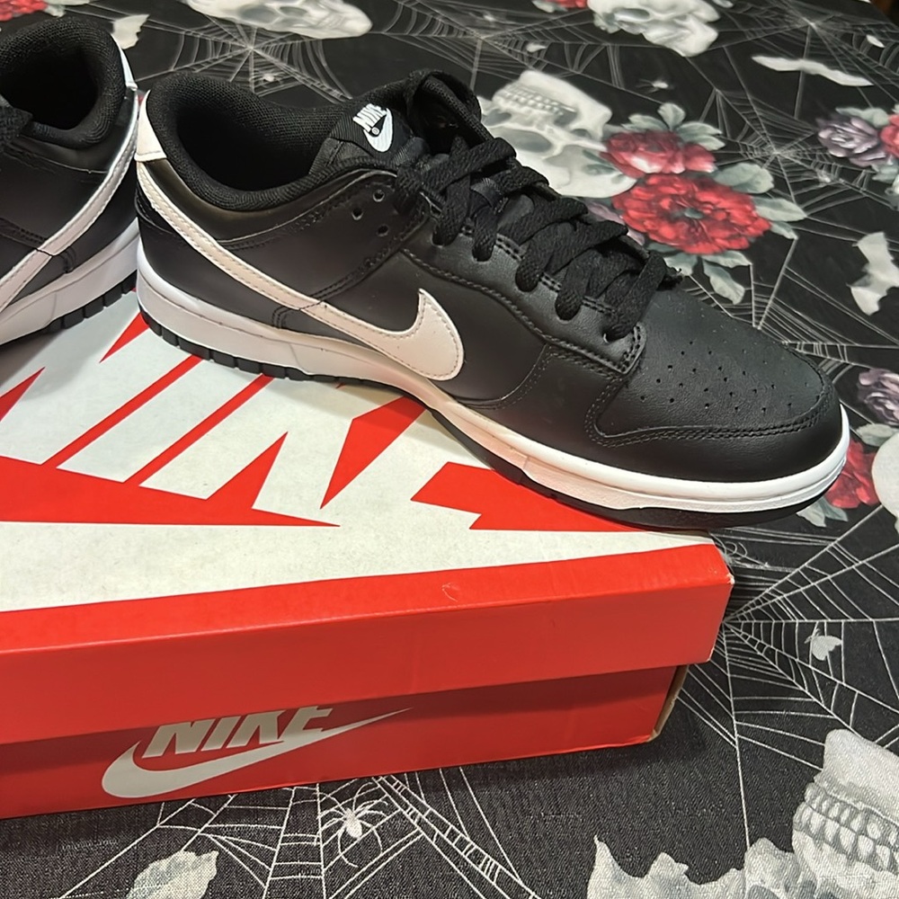 DS 2023 NIKE DUNK LOW RETRO BLACK PANDA 2.0 SIZE MENS 9 OR 9.5 NIB - Picture 6 of 12
